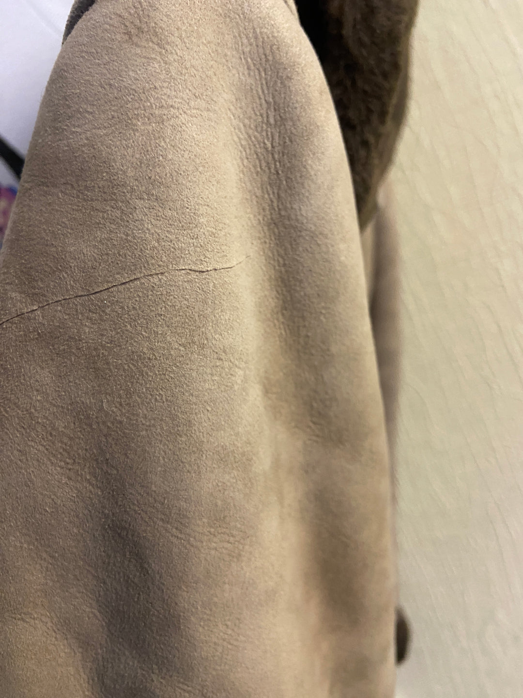 Vintage 70's Women Sheepskin Coat in BeigeA0982