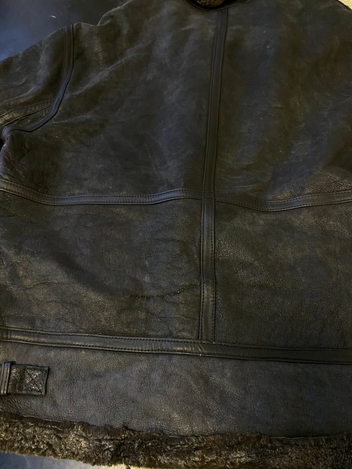 Vintage 90's Men Sheepskin Jacket in BlackZ451