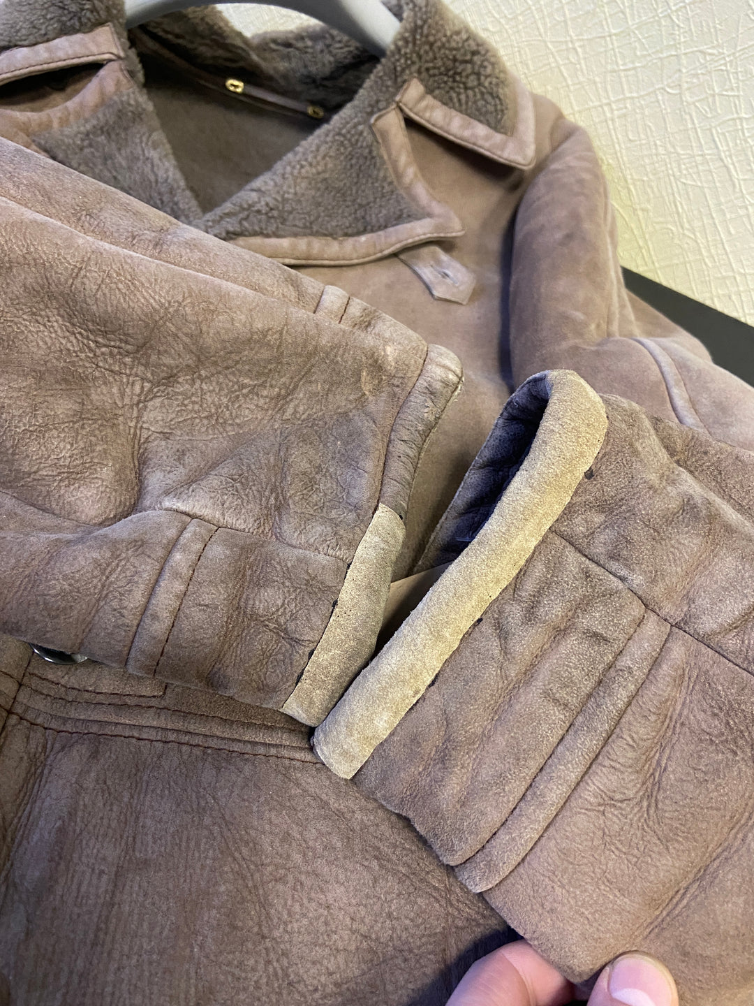 Vintage 80's Men Sheepskin Coat in BeigeZ2396