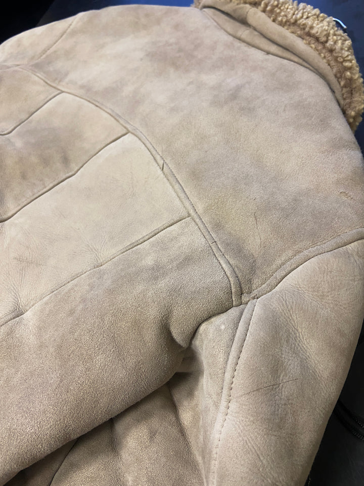 Vintage 90's Women Sheepskin Jacket in Beige
