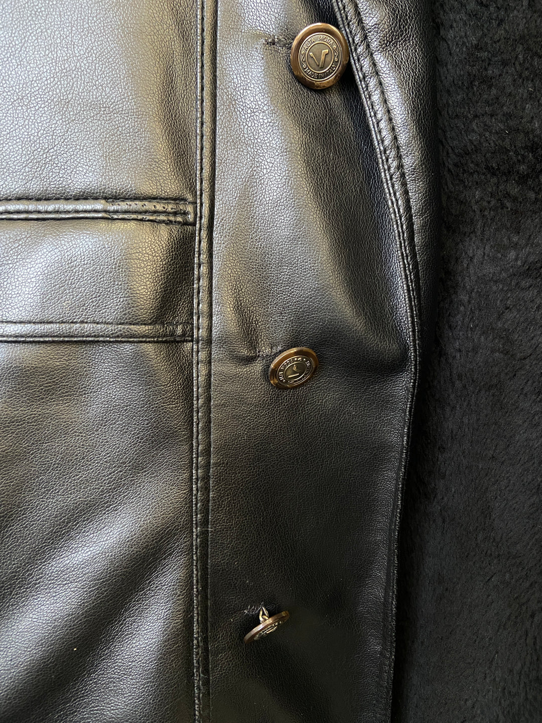 Vintage 90's Women Faux Sheepskin Coat in BlackA0520