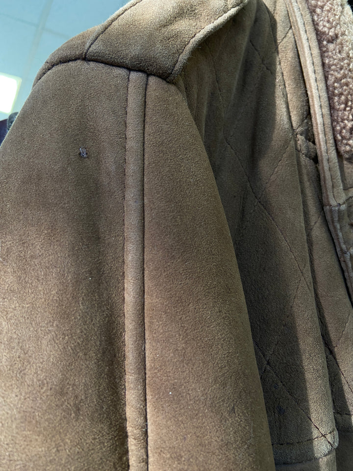 Vintage 90's Men Sheepskin Coat in BrownZ2366