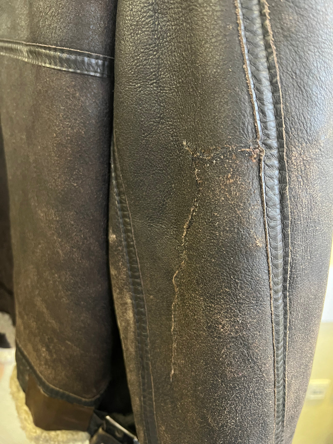 Vintage 80's Men B-3 Sheepskin Aviator Jacket in Brown Contract 920315