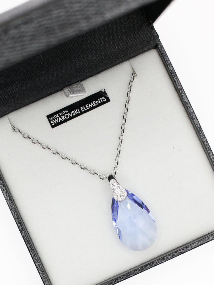 Vintage Silver Tone Rope Link Crystal Medallion Pendant Necklace