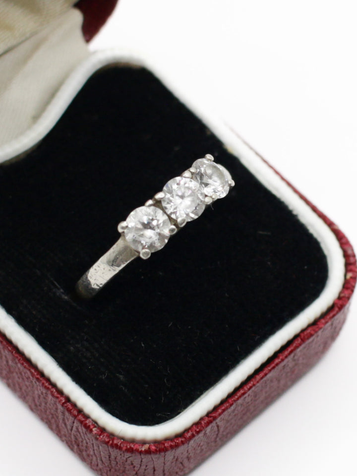 Vintage 925 Silver Three Stone CZ Ring Size 8 US 18.5mm