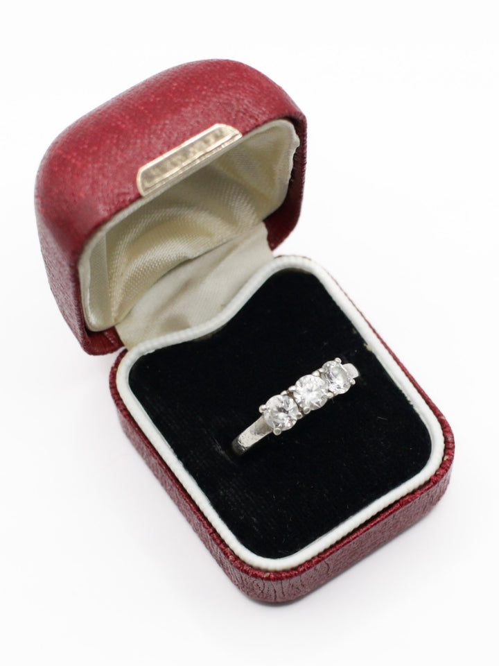 Vintage 925 Silver Three Stone CZ Ring Size 8 US 18.5mm