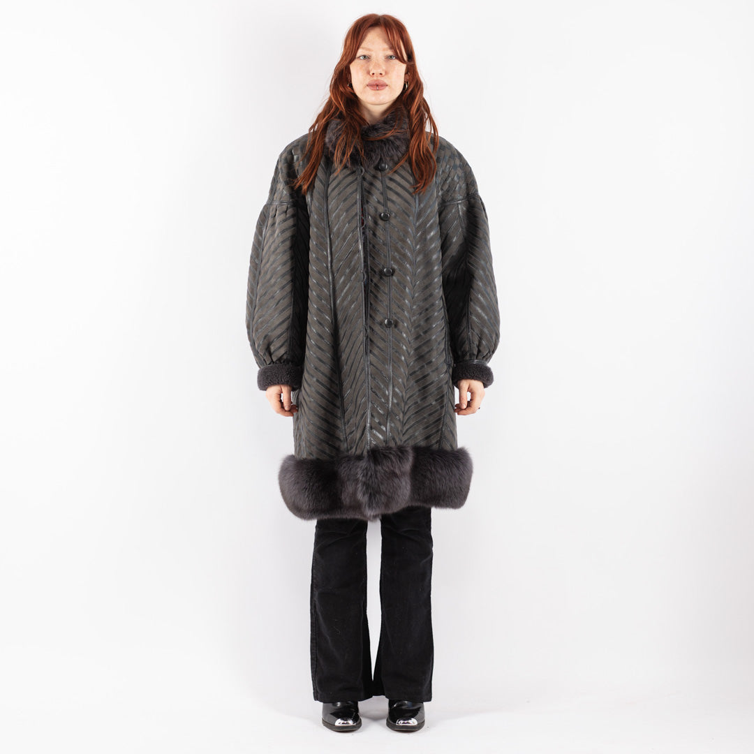 Vintage 80's Women Sheepskin Shearling Coat in Gray