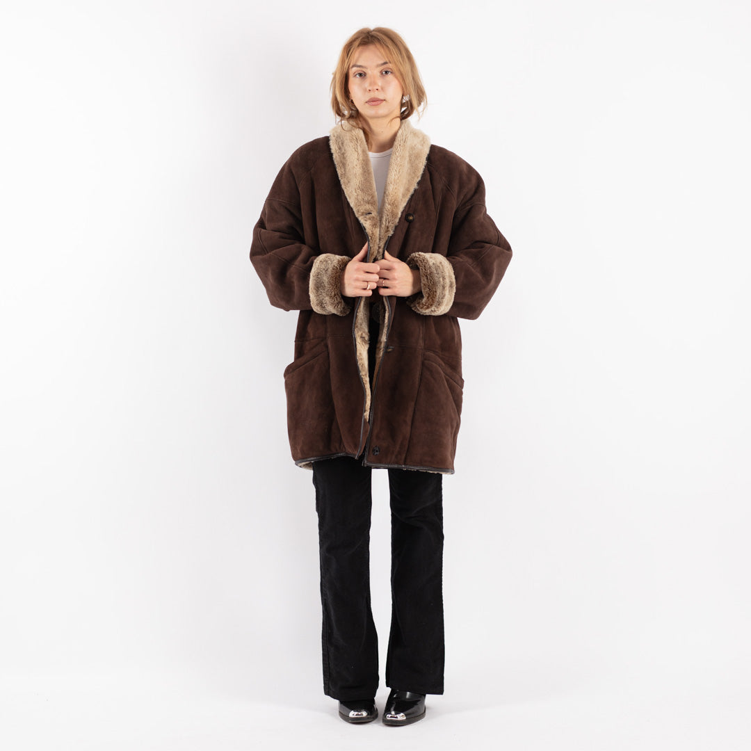 Vintage 90's Women Sheepskin Coat in Brown