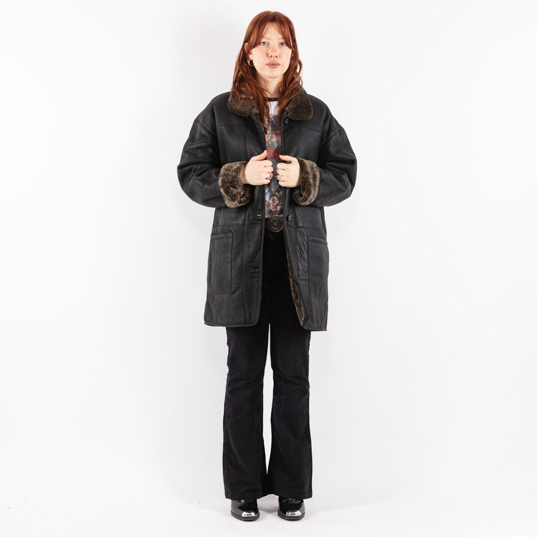 Vintage 90's Women Sheepskin Coat in Black