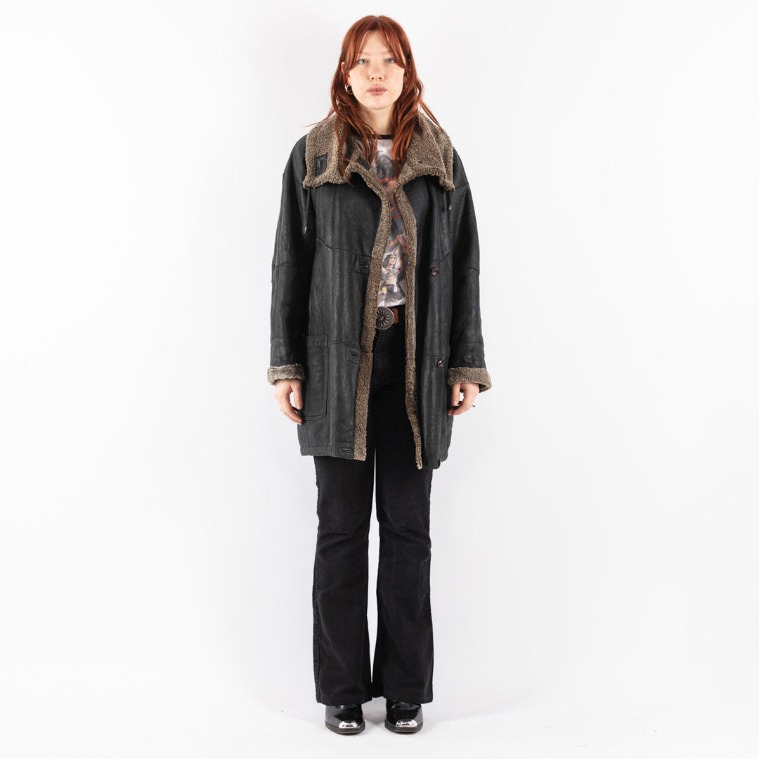 Vintage 90's Women Sheepskin Coat in Black