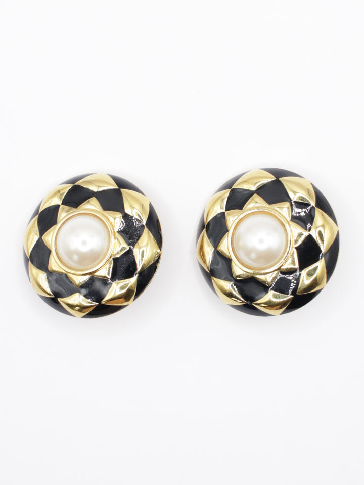 Vintage 80's Clip-on Earrings in Black