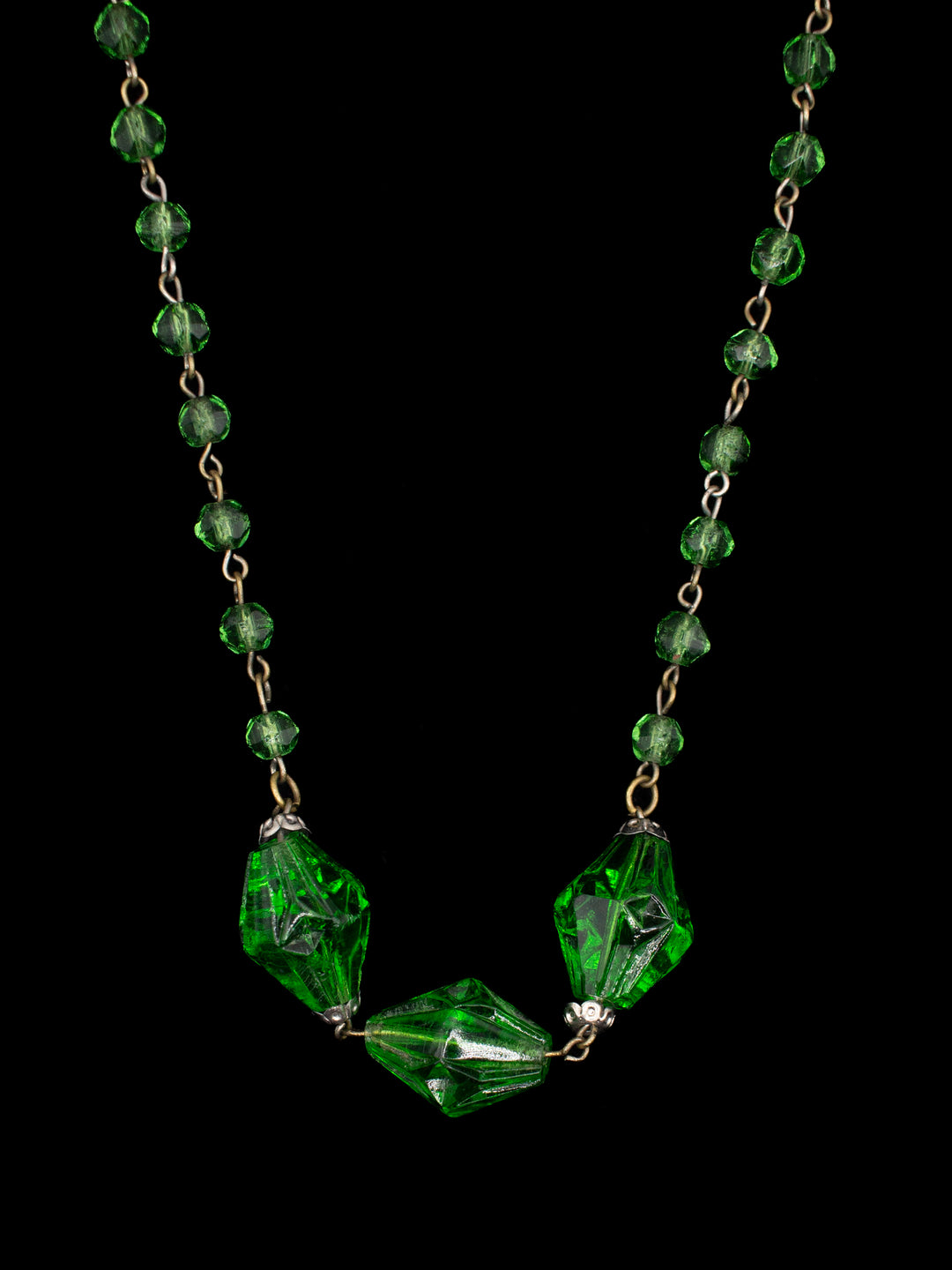 Vintage 30's Necklace in Green