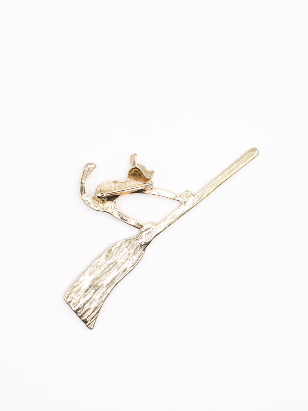 Vintage Brooch in Gold