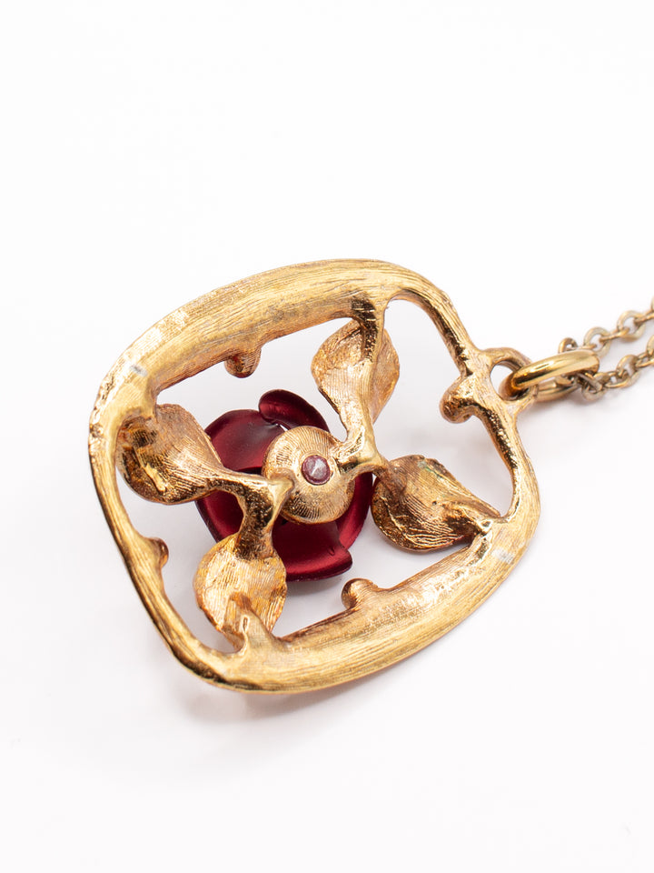 Vintage 70's Necklace in Gold