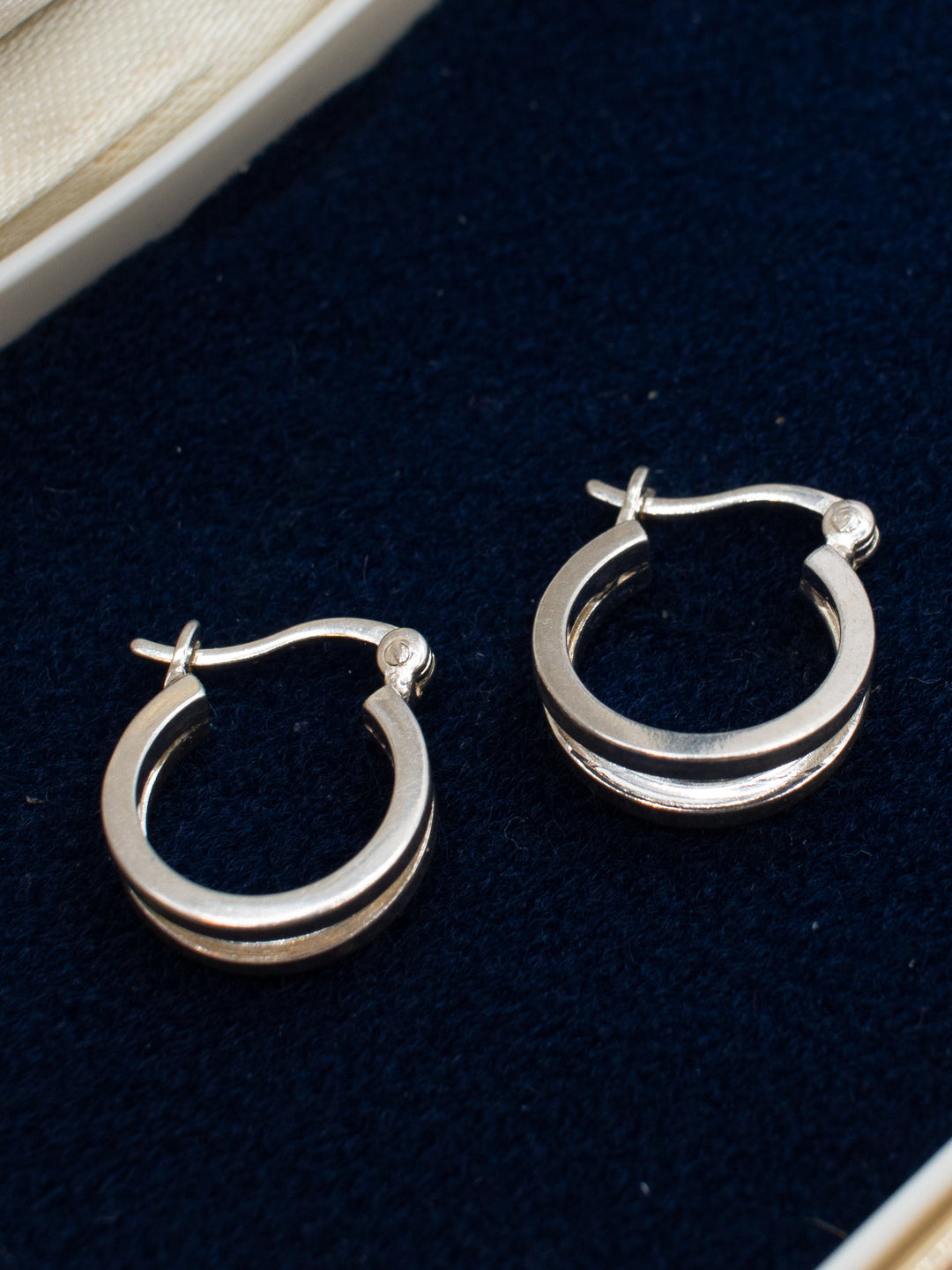 Vintage 90's Clip-on Earrings in Silver