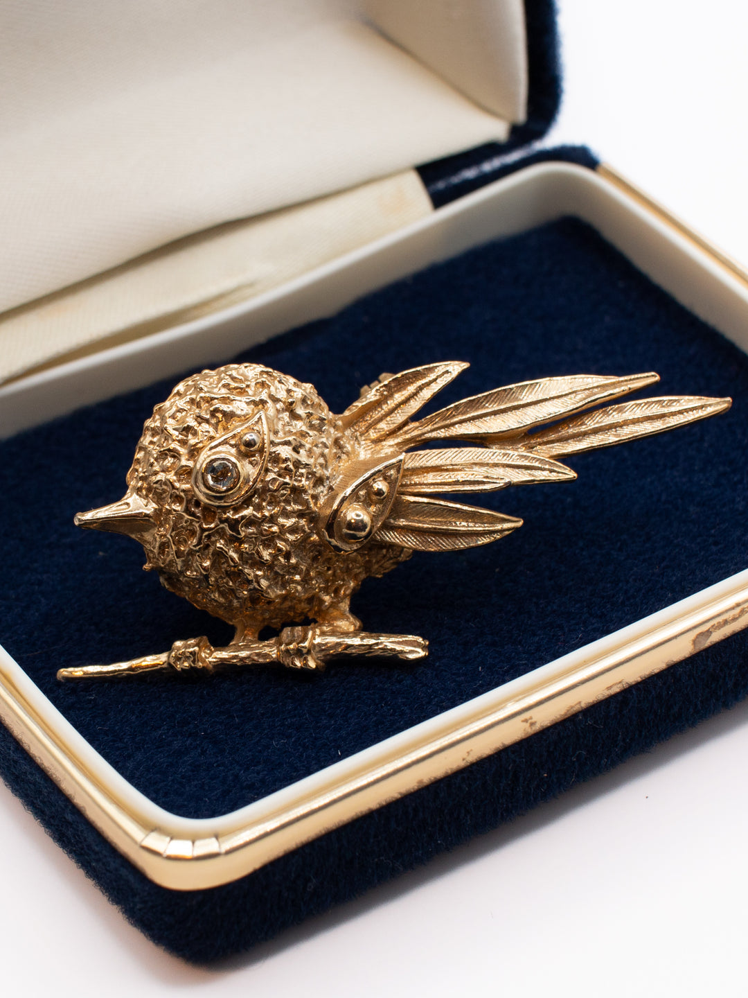 Vintage 70's Brooch in Gold