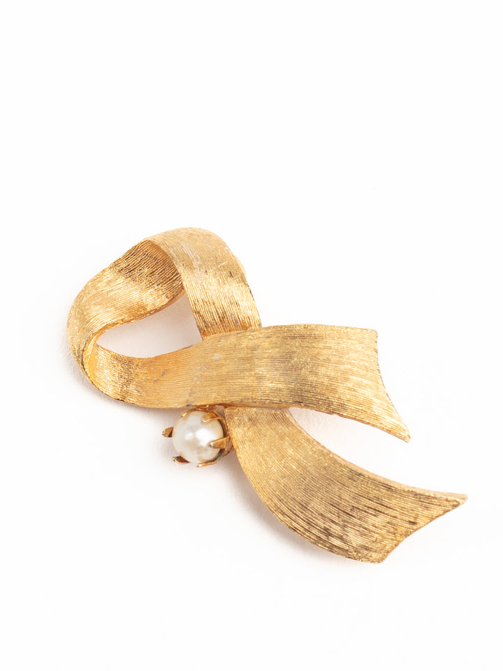 Vintage 60s Gold-Tone Ribbon Brooch with Faux Pearl – Midcentury Bow Pin