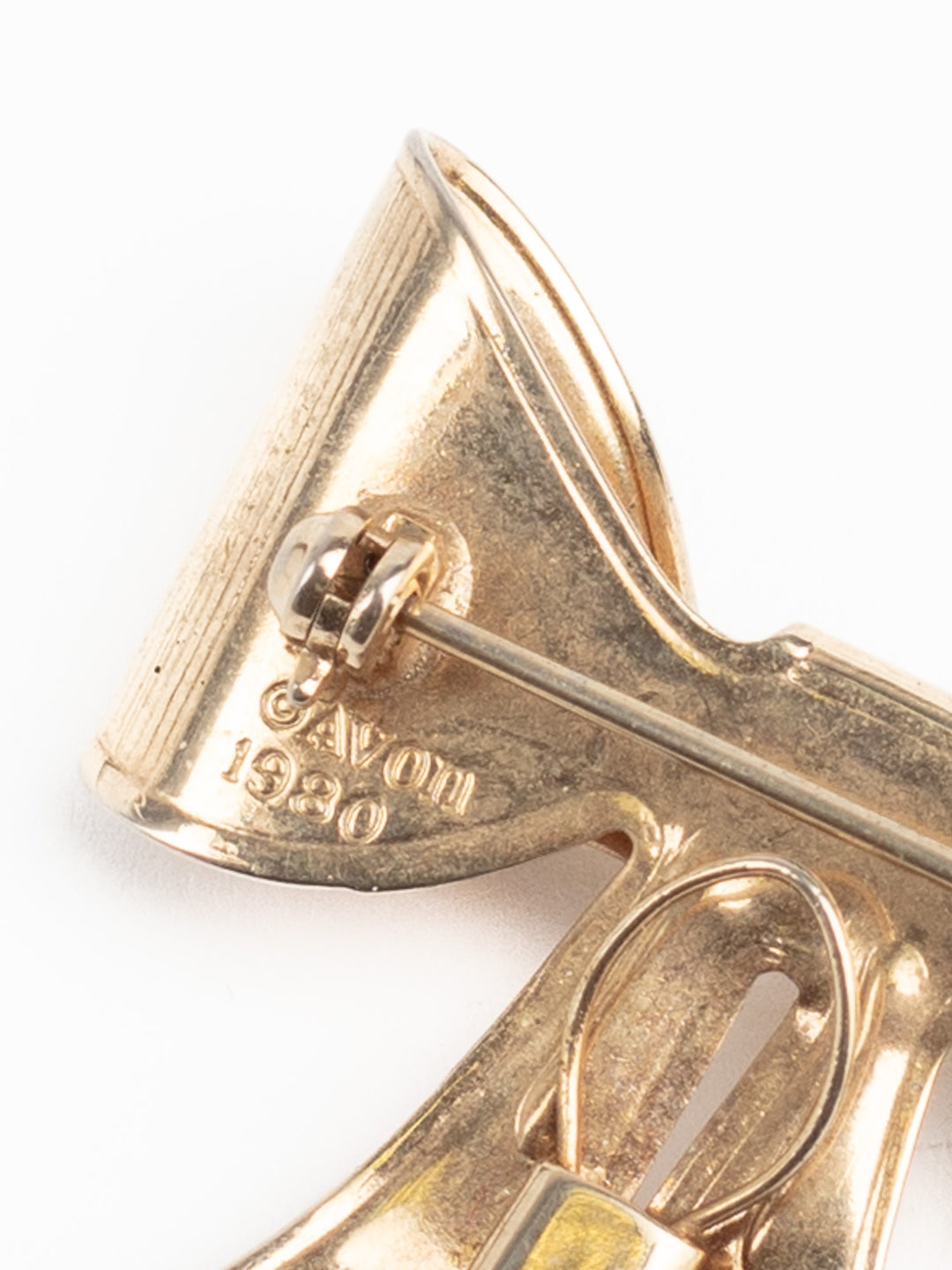 Vintage 80s Avon Gold-Tone Bow Brooch – Large Textured Ribbon Pin