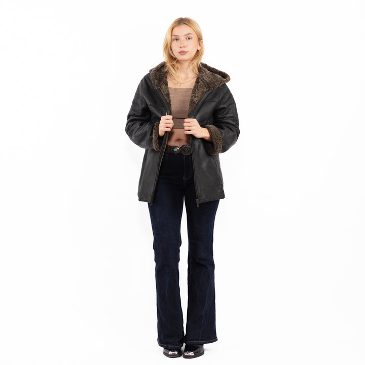 Vintage 90's Women Hooded Sheepskin Coat in Black