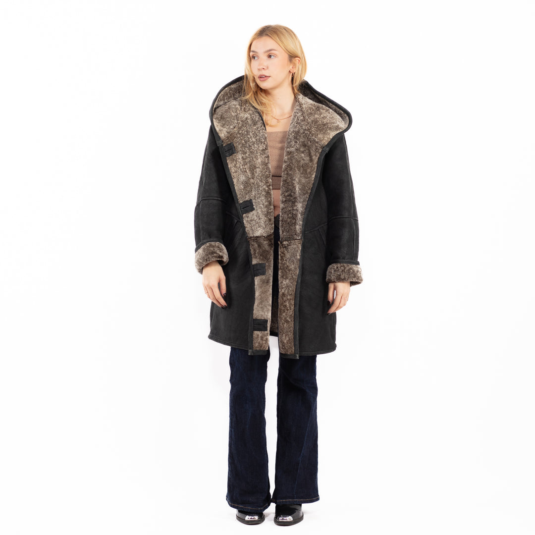 Vintage 90's Women Hooded Sheepskin Coat in Black
