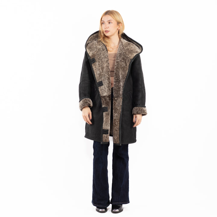 Vintage 90's Women Hooded Sheepskin Coat in Black