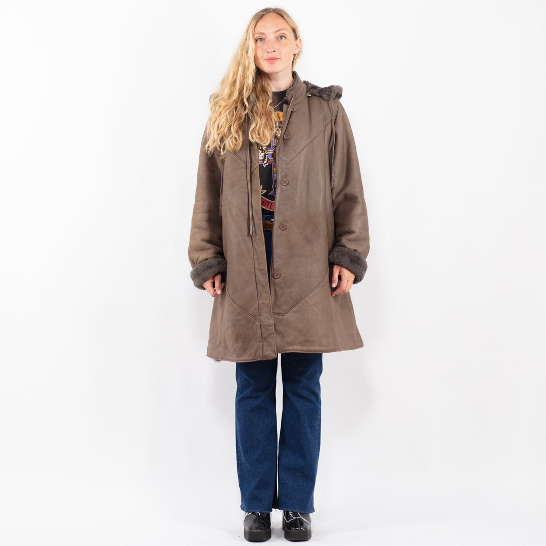 Vintage 90's Women Hooded Sheepskin Coat in Brown