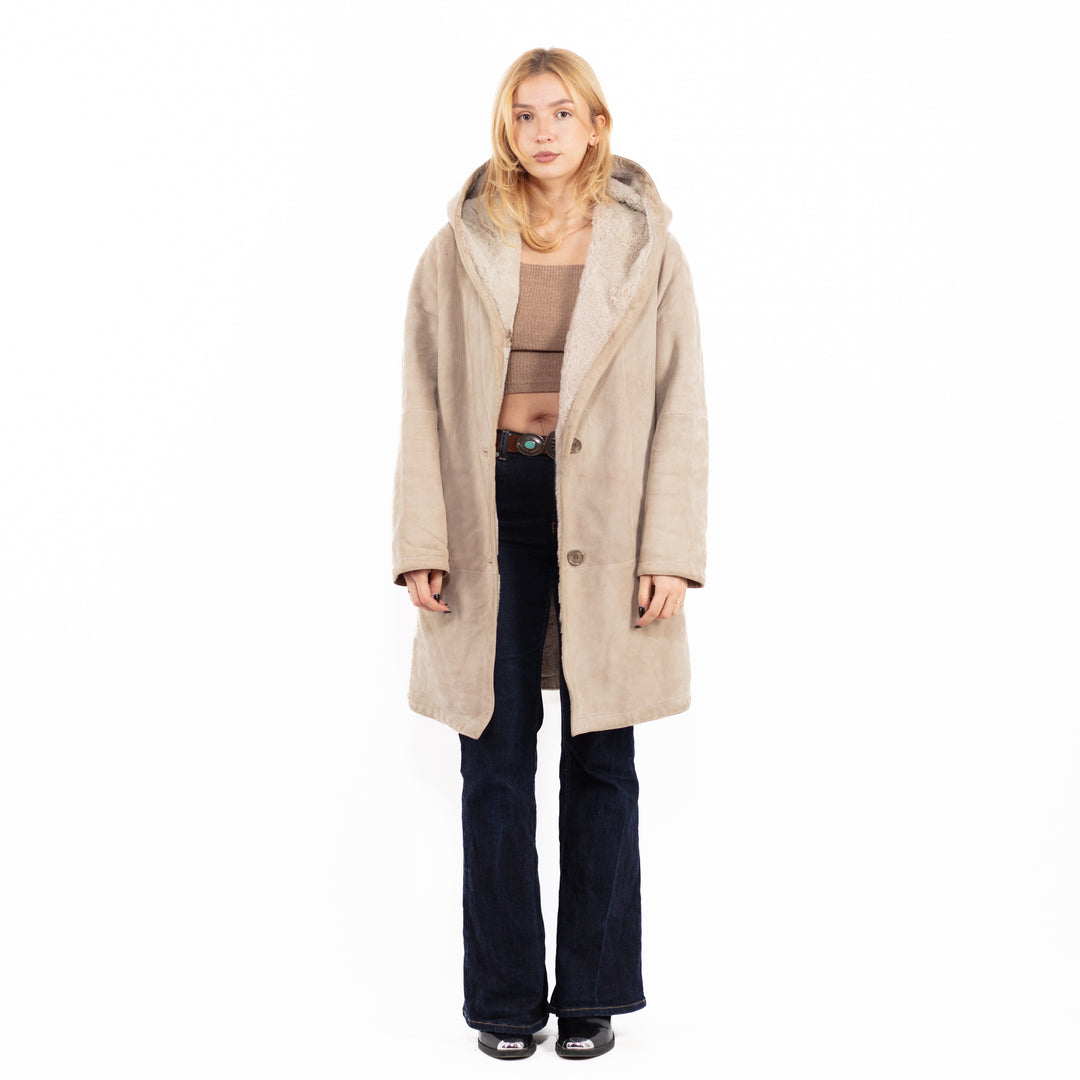 Vintage 90's Women Hooded Sheepskin Coat in Beige
