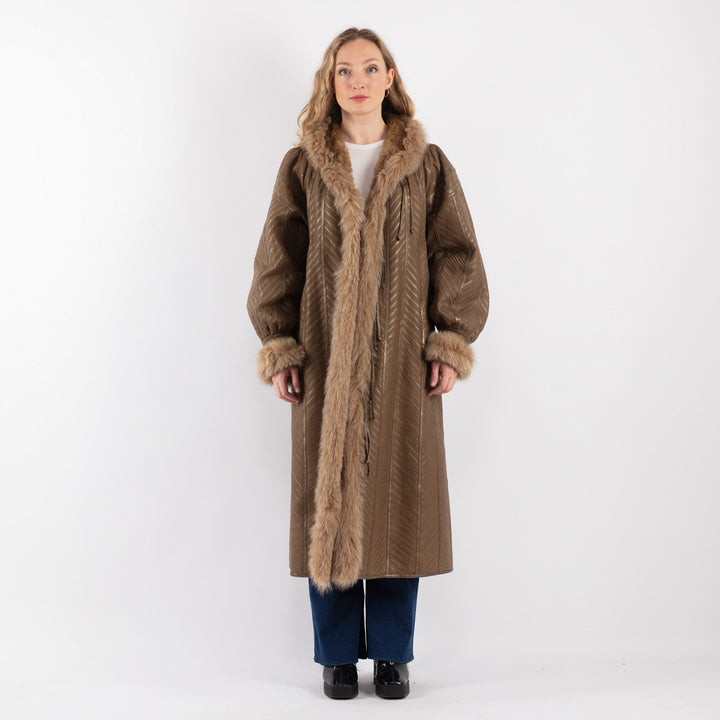 Vintage 80's Women Sheepskin Coat in Beige