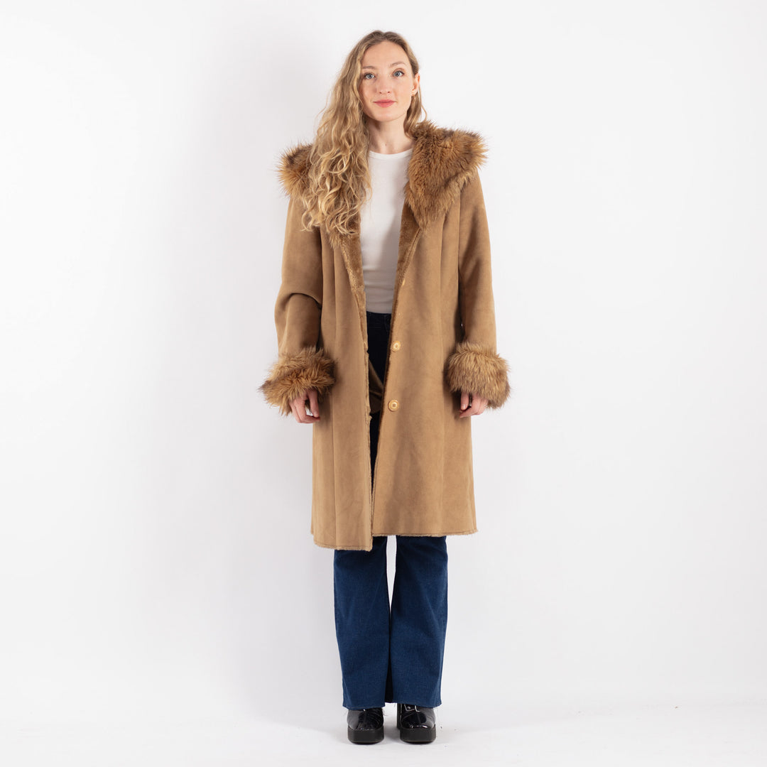 Vintage 90's Women Faux Sheepskin in Beige