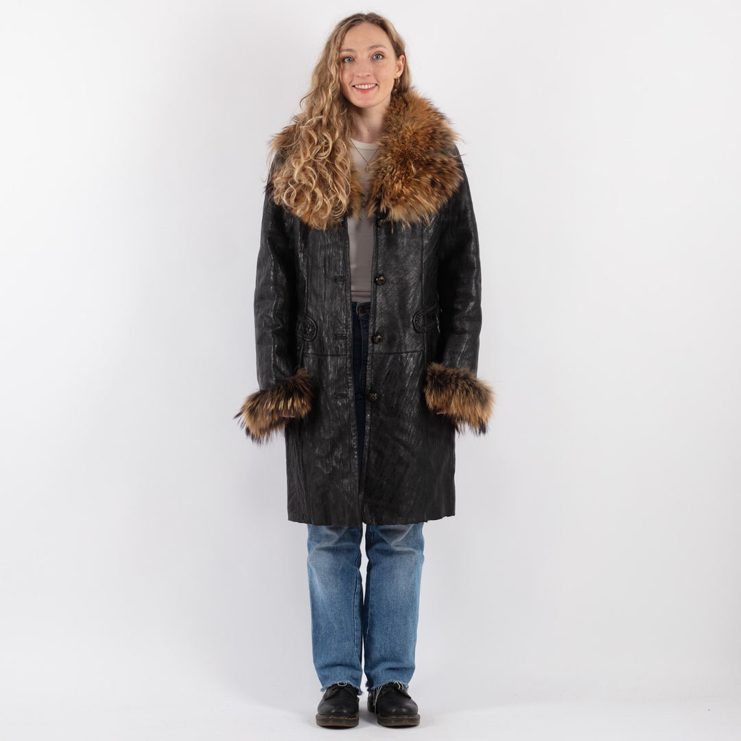 Vintage 90's Women Sheepskin Coat in Black