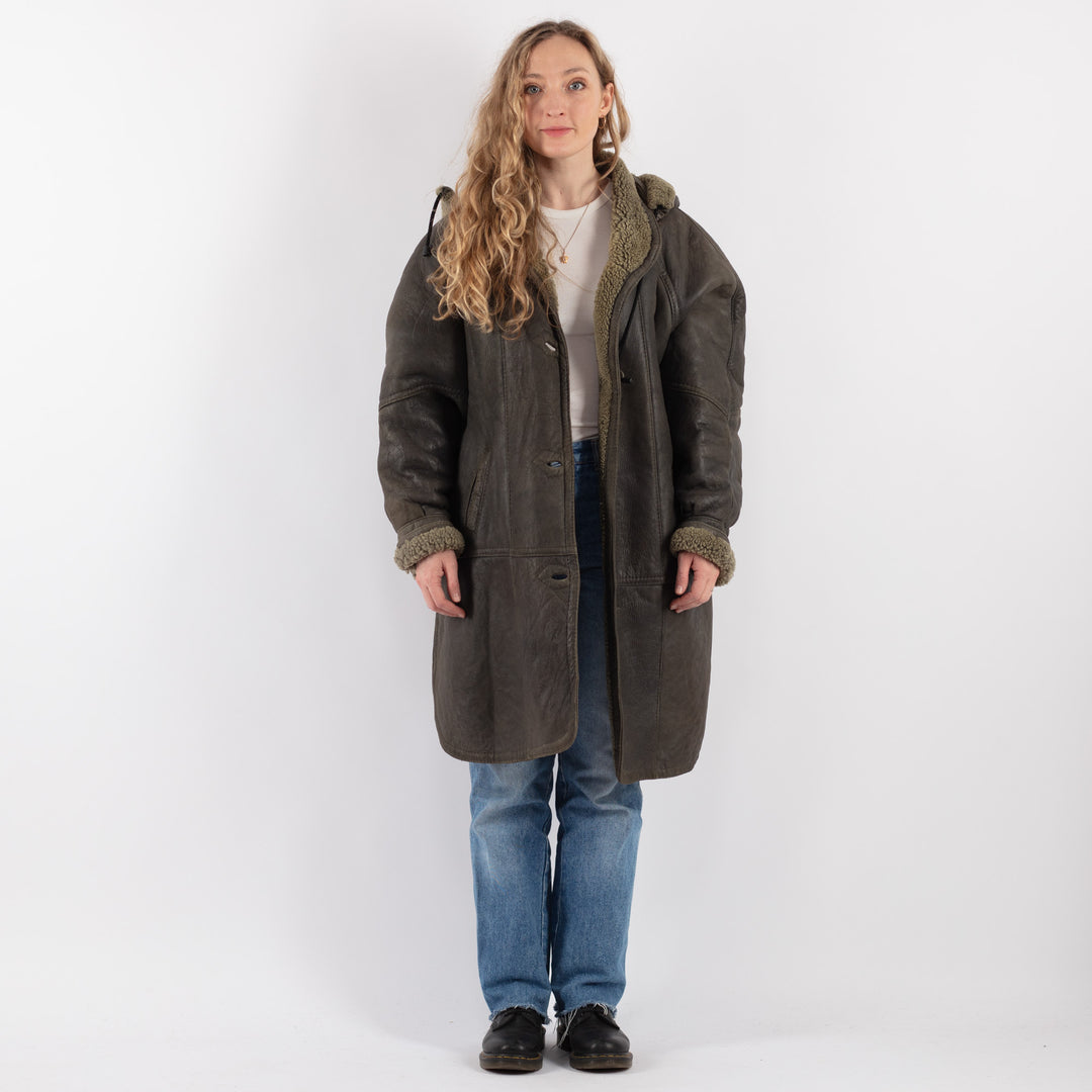 Vintage 90's Women Oversized Sheepskin Coat in Green