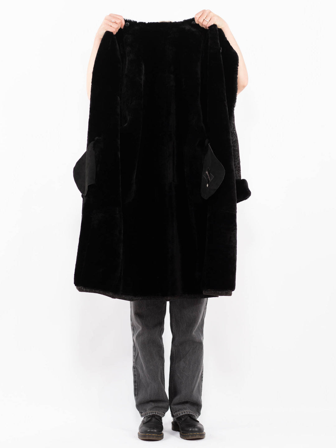 Vintage 90's Women Faux Sheepskin Coat in BlackA0624