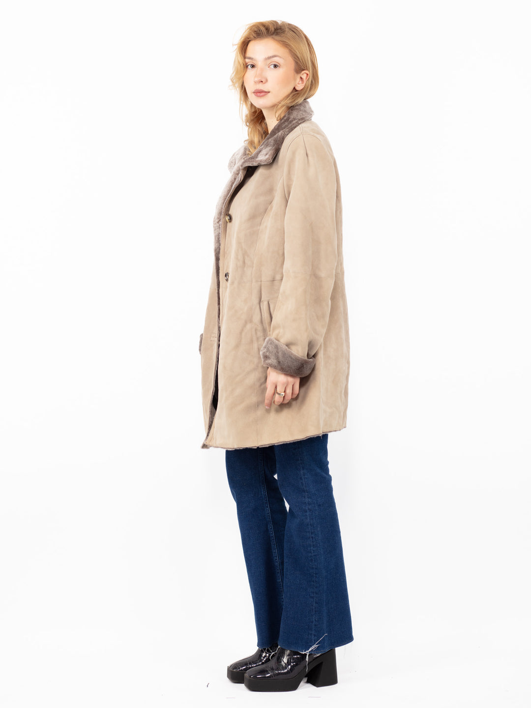 Vintage 00's Women Sheepskin Coat in BeigeA0802
