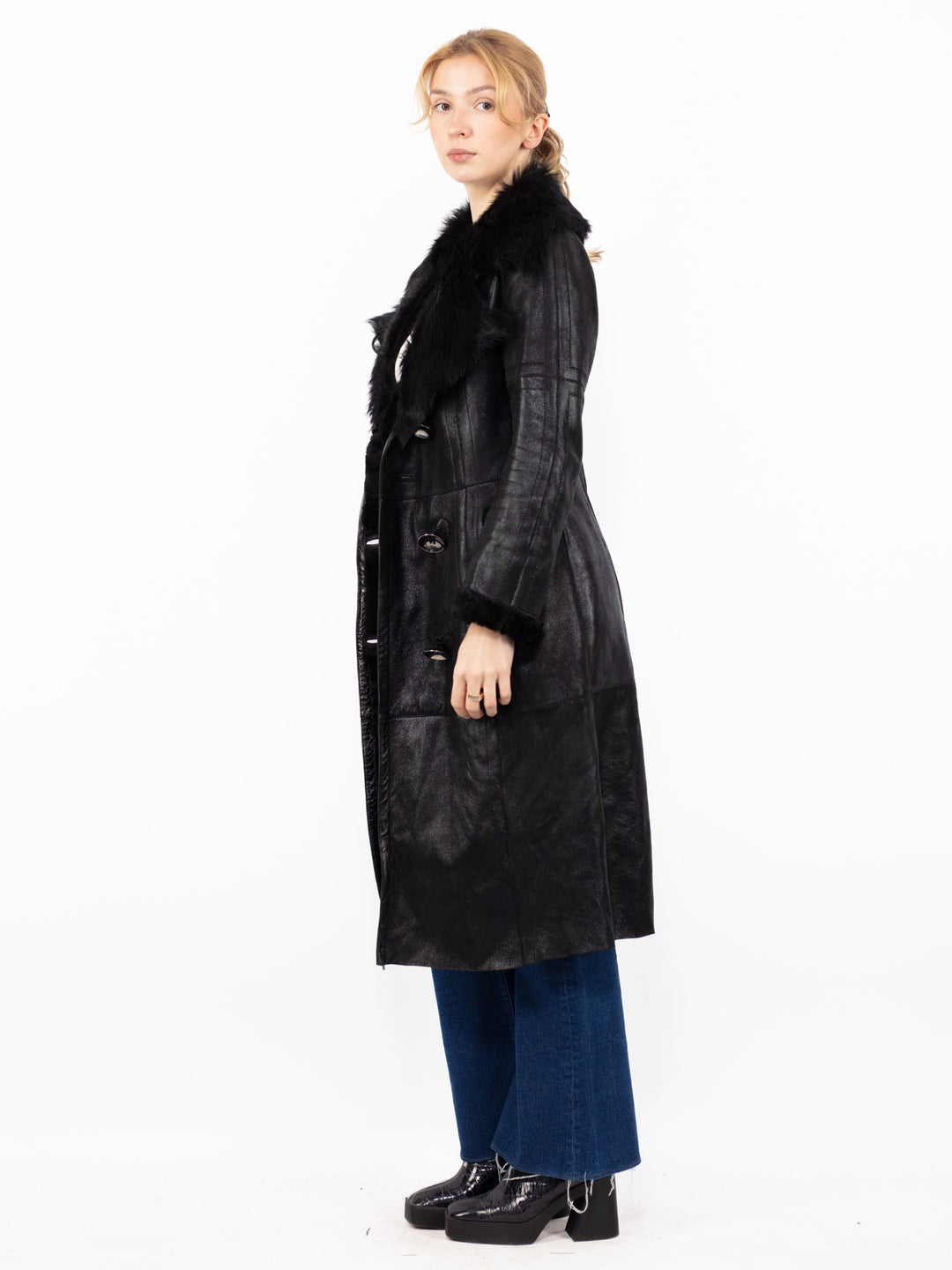 Vintage 00's Women Sheepskin Coat in BlackA0869