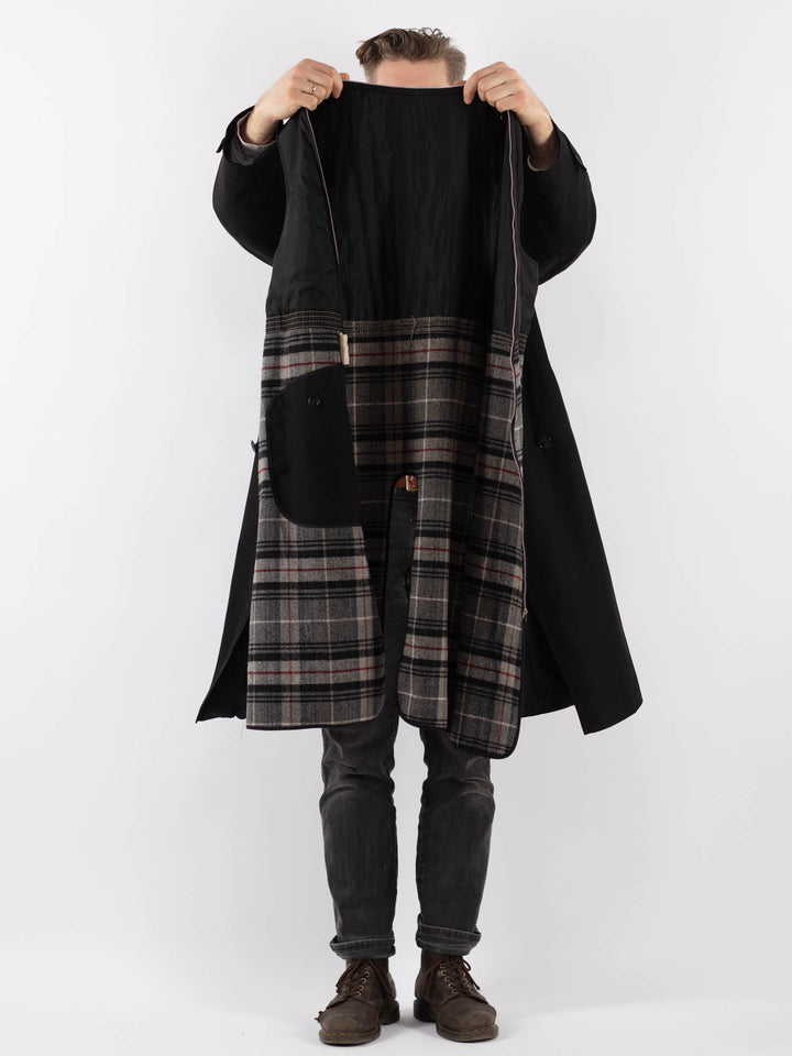 Vintage 70's Men Trench Coat in BlackZ936
