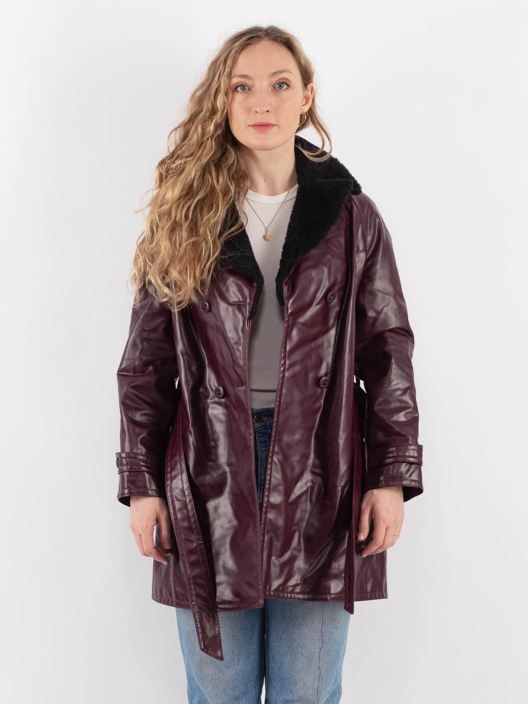 Vintage 70's Women Leather Coat in Purple