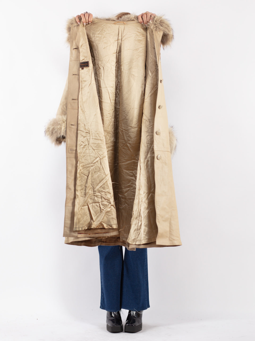 Vintage 70's Women Leather Coat in Beige