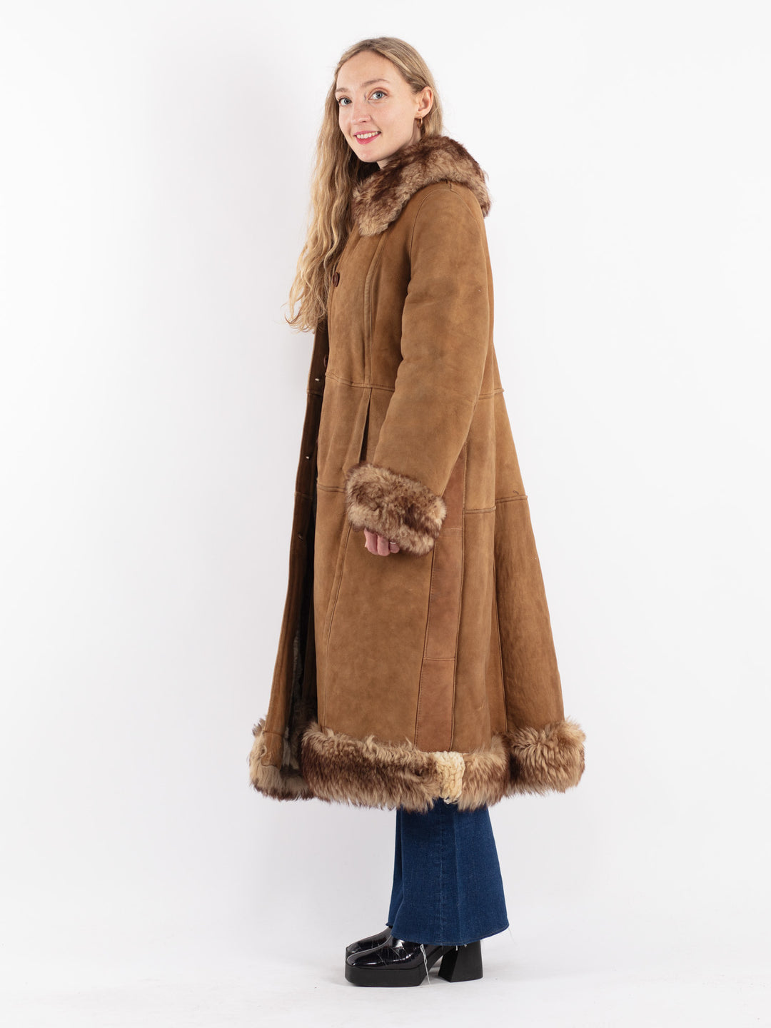 Vintage 70's Women Sheepskin Coat in Beige