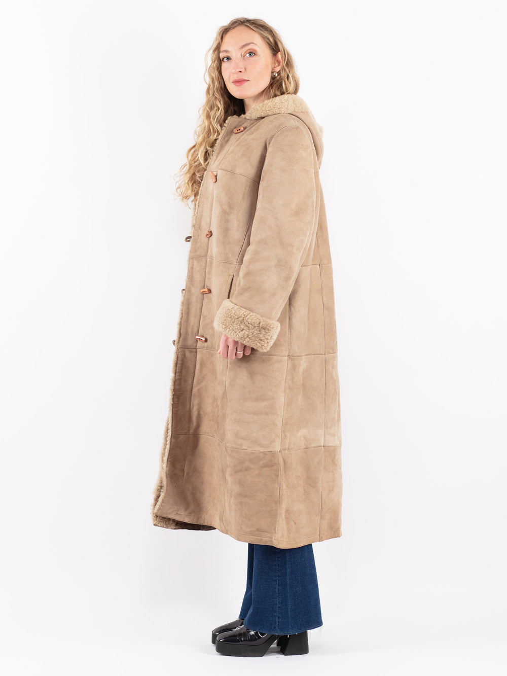 Vintage 70's Women Sheepskin Coat in Beige