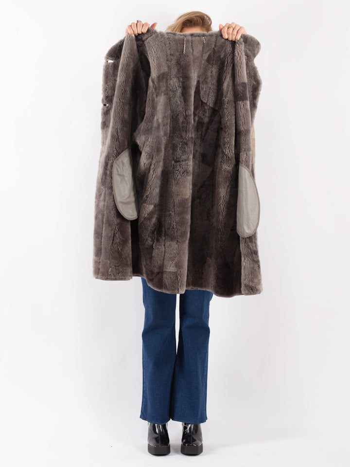 Vintage 70's Women Sheepskin Coat in Beige