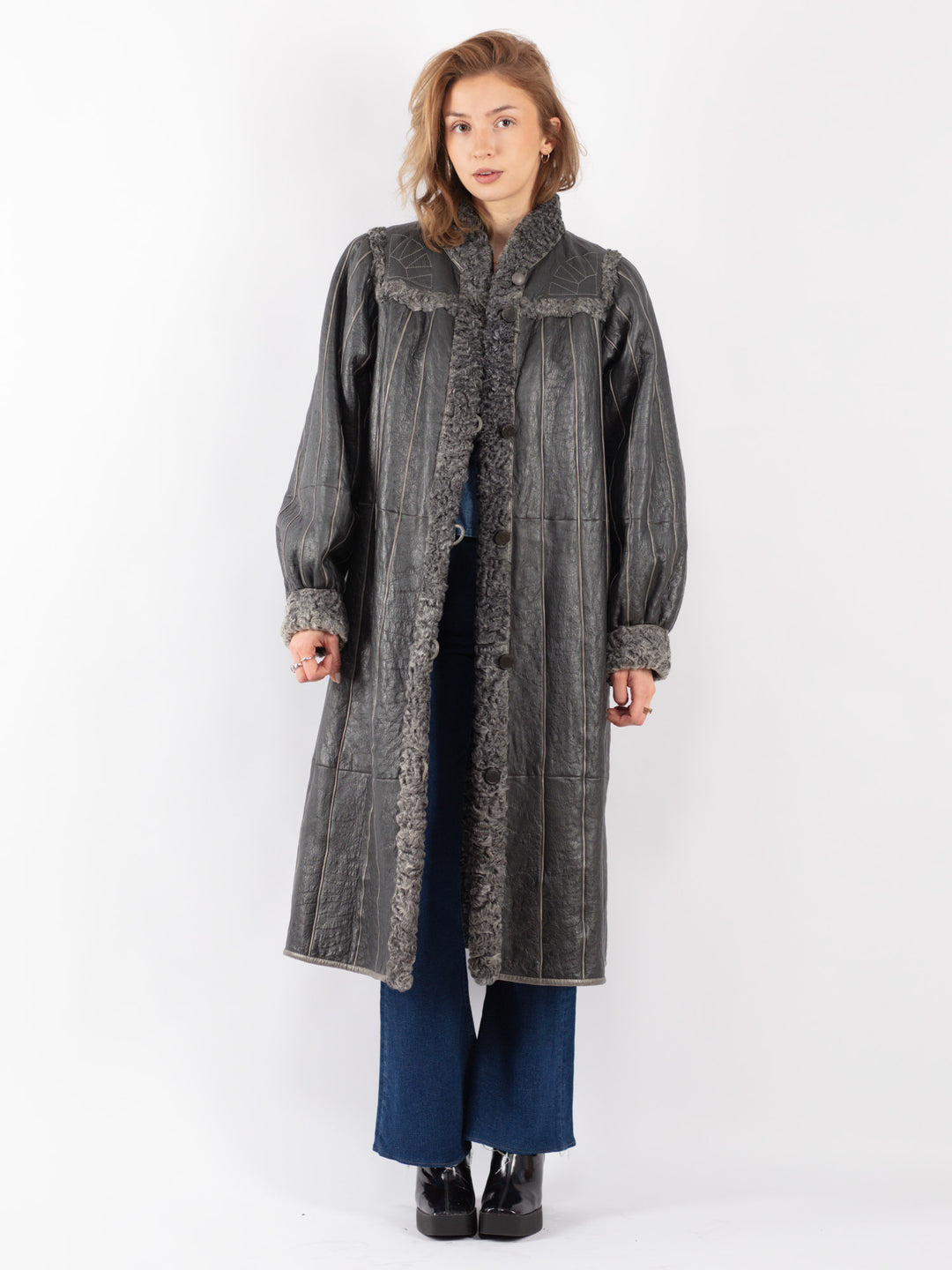 Vintage 70's Women Sheepskin Coat in Gray