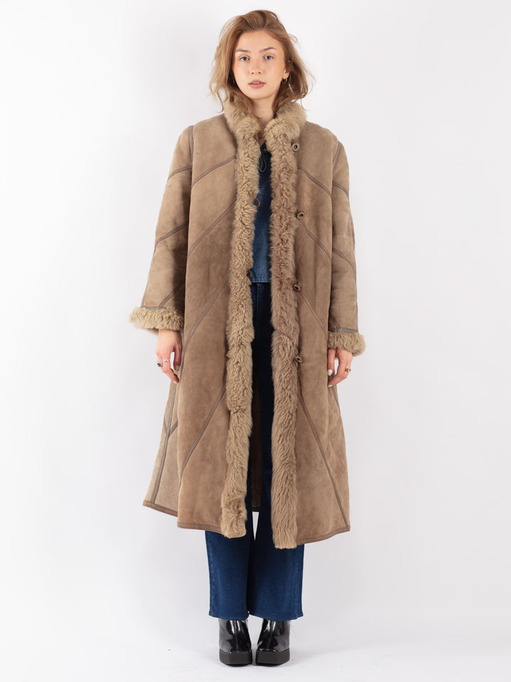 Vintage 70's Women Sheepskin Coat in Beige