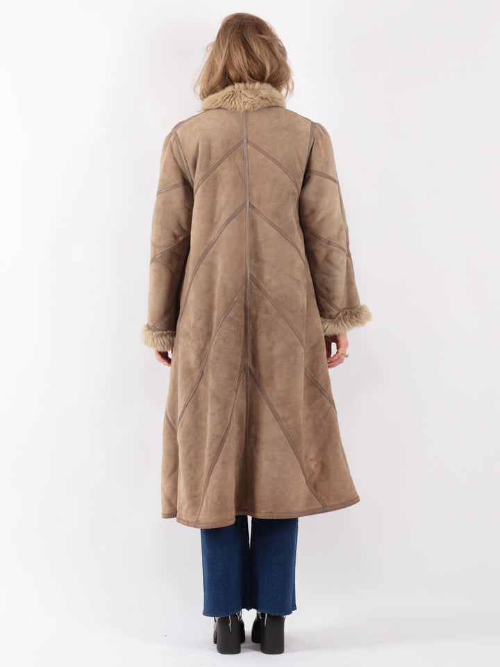 Vintage 70's Women Sheepskin Coat in Beige