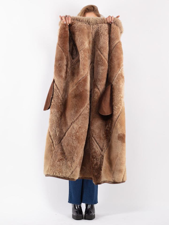 Vintage 70's Women Sheepskin Coat in Beige