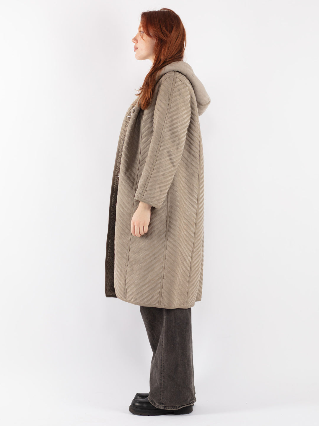 Vintage 70's Women Sheepskin Coat in Beige