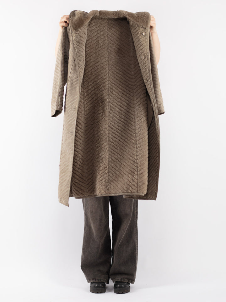 Vintage 70's Women Sheepskin Coat in Beige