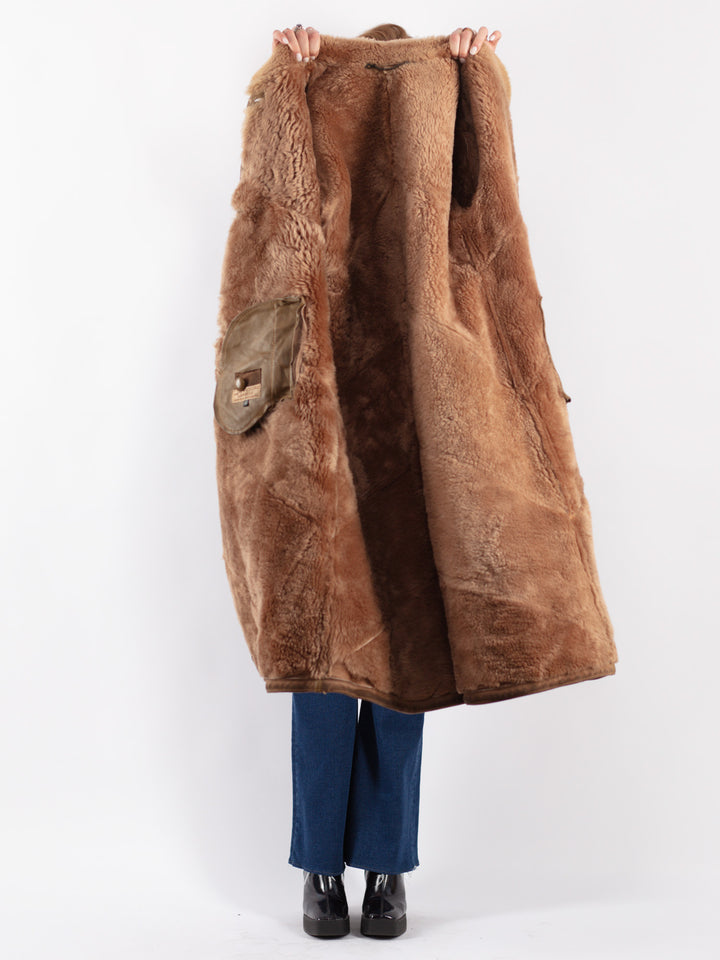 Vintage 70's Women Sheepskin Coat in Brown