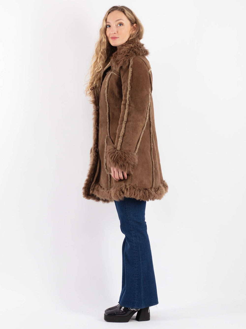 Vintage 70's Women Sheepskin Coat in Beige
