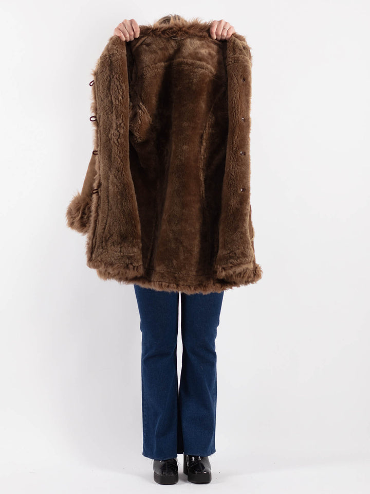 Vintage 70's Women Sheepskin Coat in Beige
