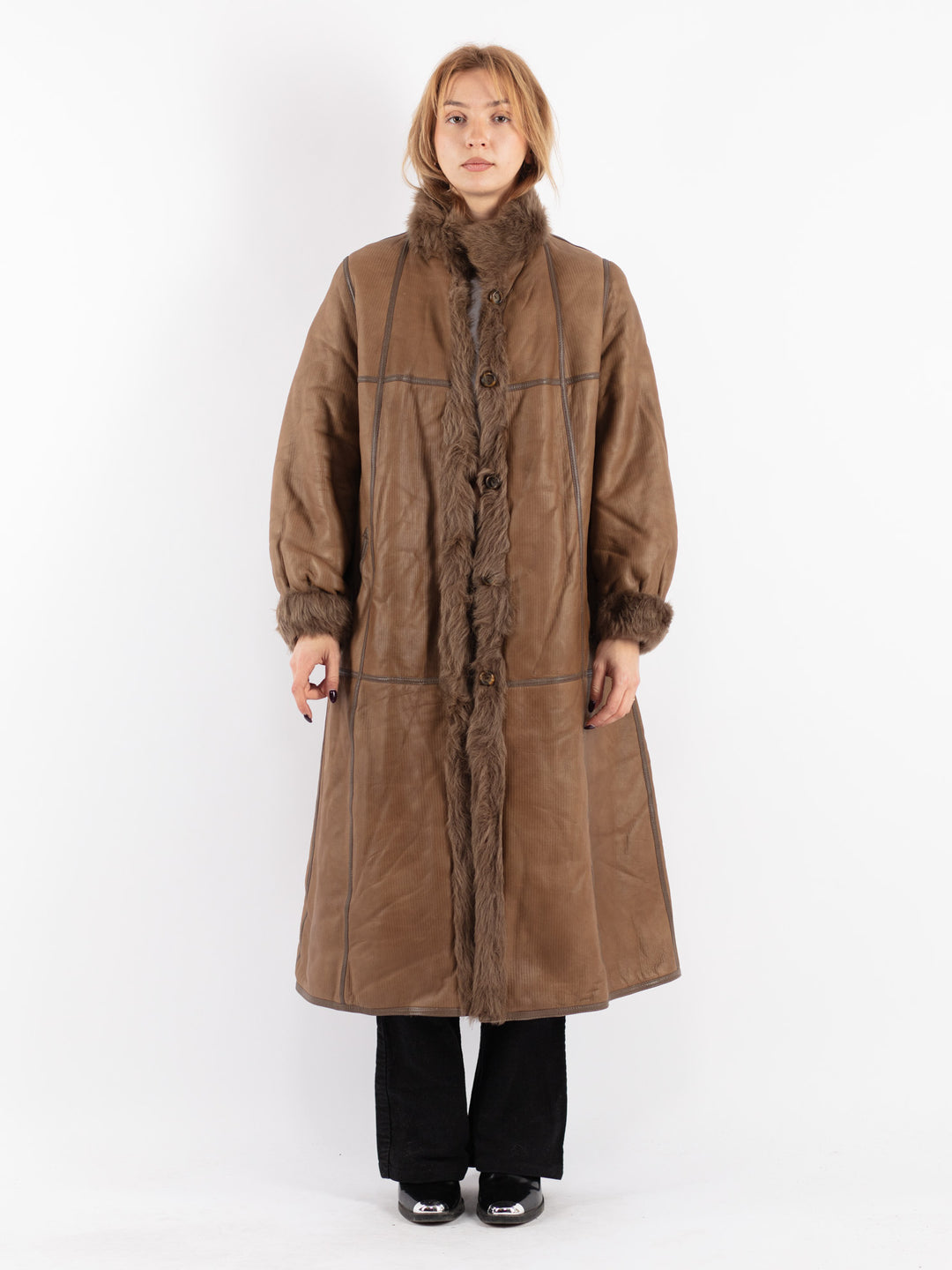 Vintage 70's Women Sheepskin Coat in Beige
